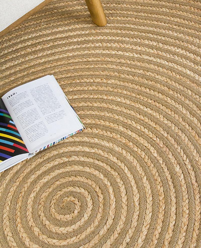 Small Hemp Rug — 100 cm & 120 cm Round — Cozy Natural Fiber Accent — Burlywood Style