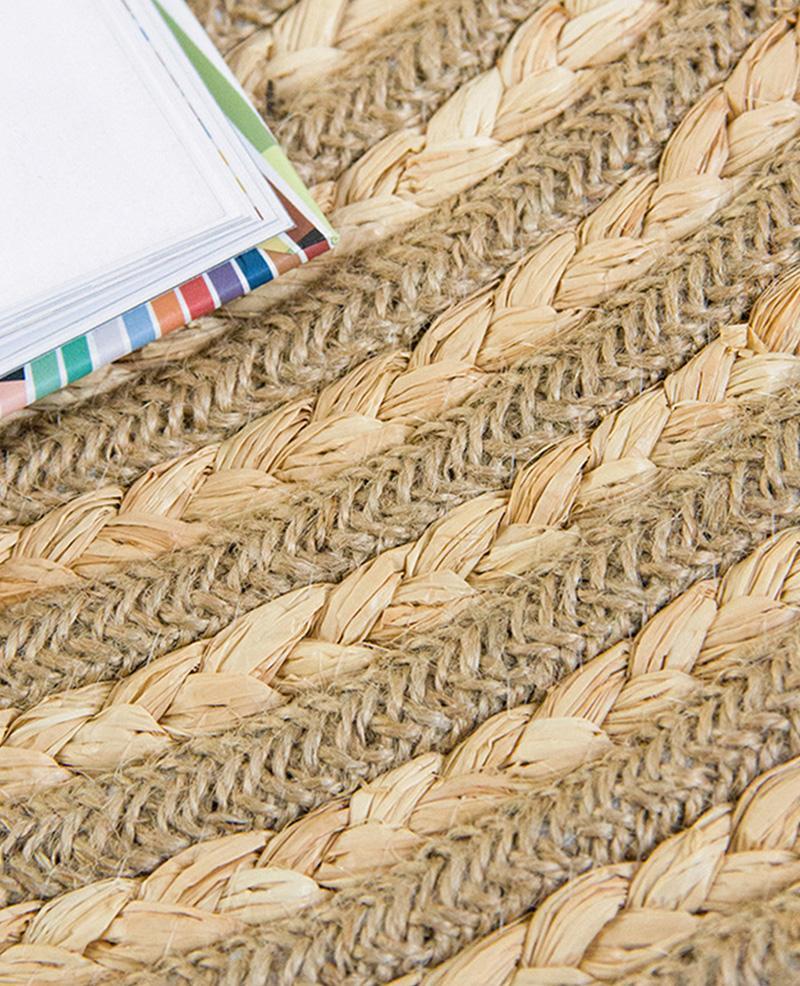 Small Hemp Rug — 100 cm & 120 cm Round — Cozy Natural Fiber Accent — Burlywood Style